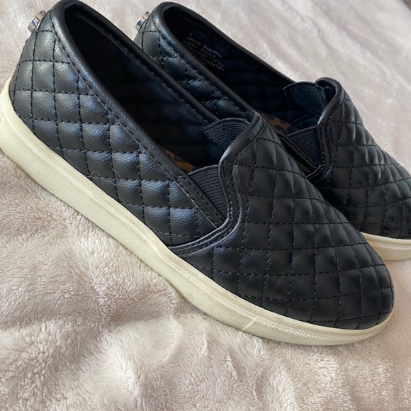 Steve Madden Sneakers!! - Picture 3 of 4